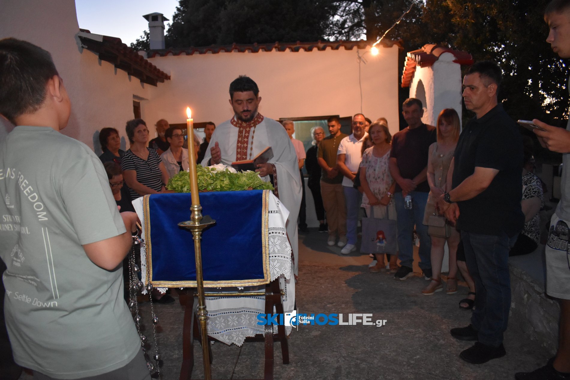 Φωτορεπορτάζ & Video από την Αγρυπνία στο Εξωκλήσι του Αγίου Αποστόλου του Νέου