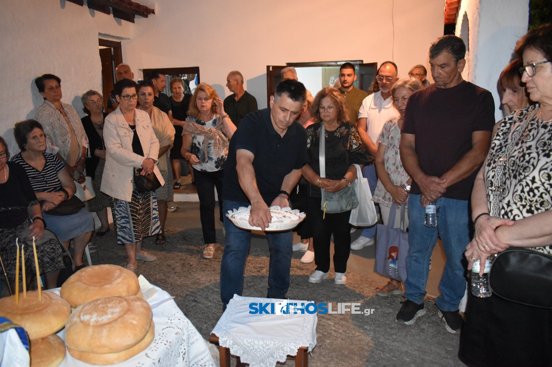 Φωτορεπορτάζ & Video από την Αγρυπνία στο Εξωκλήσι του Αγίου Αποστόλου του Νέου