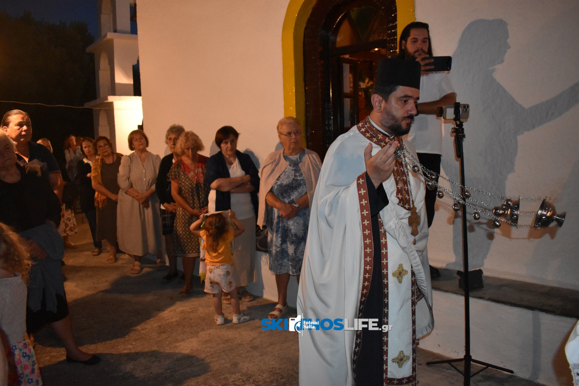 Φωτορεπορτάζ & Video από την Αγρυπνία στο Εξωκλήσι του Αγίου Αποστόλου του Νέου