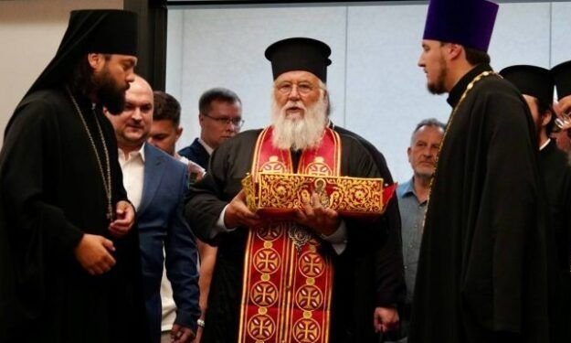 Ο Μητροπολίτης Κερκύρας μετέφερε τη Δεξιά Χείρα του Αγίου Σπυρίδωνος στη Ρωσία