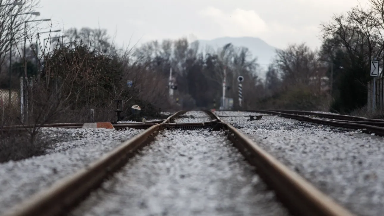 Νεκρός πεζός που παρασύρθηκε από αμαξοστοιχία στον σιδηροδρομικό σταθμό της Λάρισας