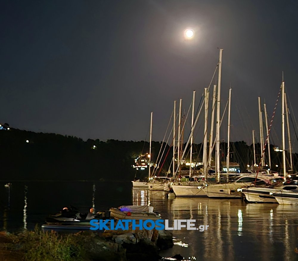 Σήμερα η Πανσέληνος του Αυγούστου 2026 | Γιατί ονομάζεται «φεγγάρι του Οξύρρυγχου»