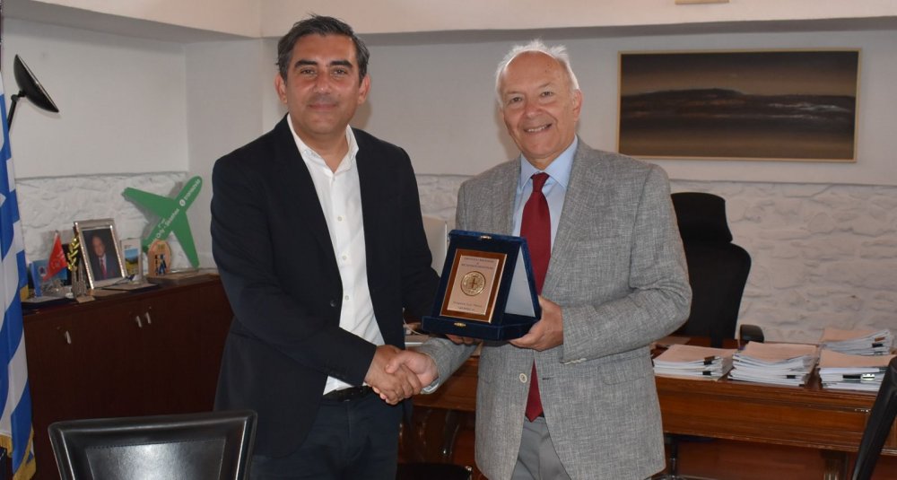 Σημαντική συνάντηση Γκίκα – Τζούμα στη Σκιάθο: Τι αλλάζει σε λιμάνι, Κουκουναριές και ακτοπλοΐα 
