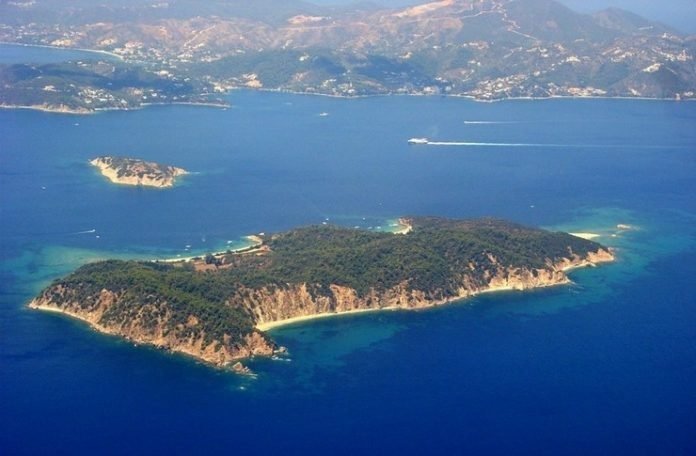 Σκιάθος: Τουριστικό σκάφος έπεσε πάνω σε ιστιοφόρο κοντά στον Τσουγκριά – Τραυματίστηκαν επιβάτες
