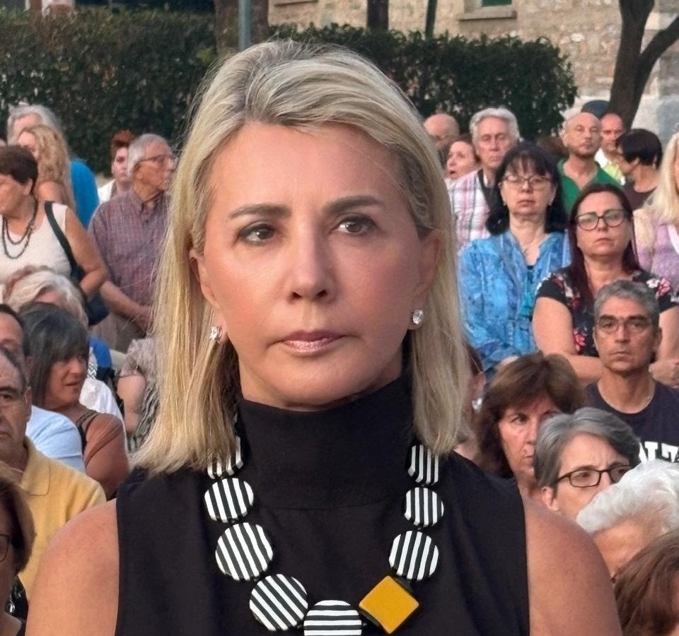 Ζ. Μακρή: Δύο προσλήψεις για πλήρωμα ασθενοφόρου στα ΚΥ Βελεστίνου και Σκοπέλου