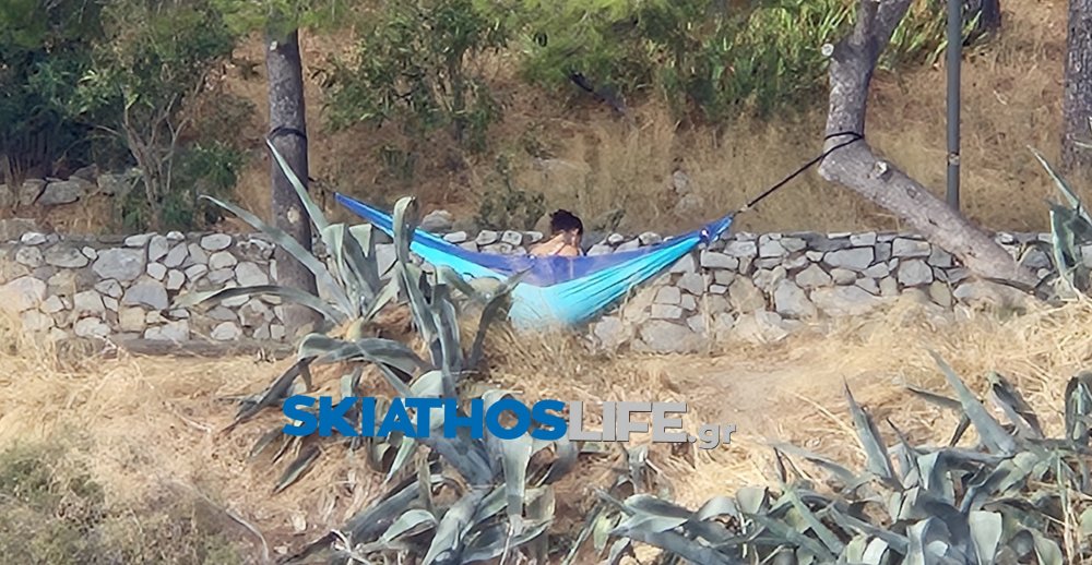 «All inclusive» στο Μπούρτζι — αρκεί να έχεις… αιώρα!
