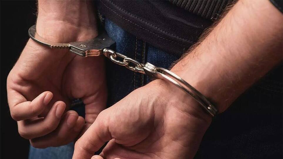 Χειροπέδες στη Σκόπελο σε αλλοδαπό που αναζητούνταν με δικαστικό Βούλευμα