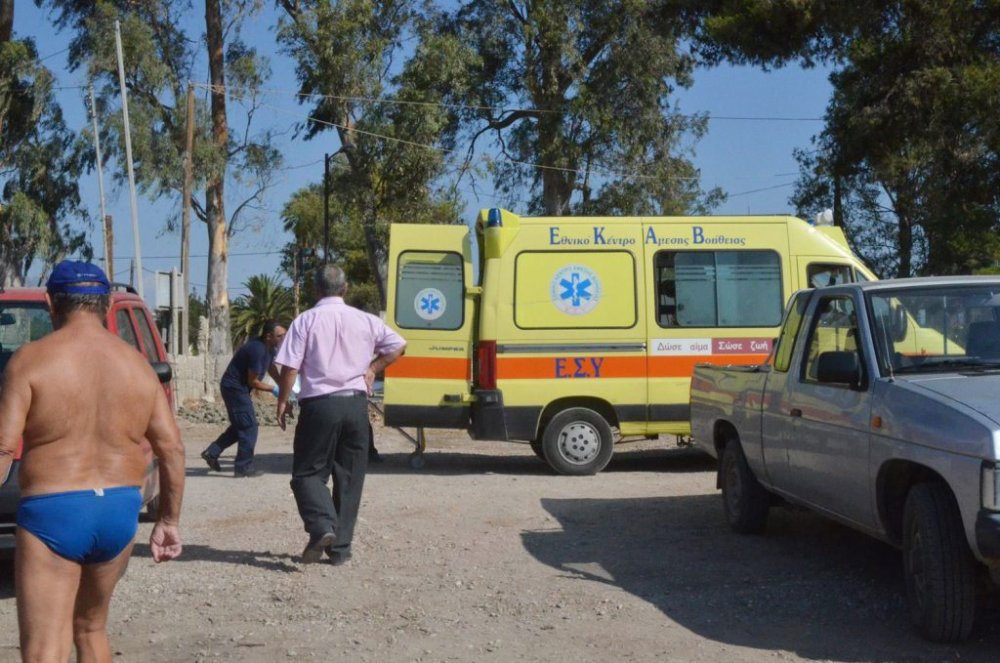 Σοκ στην Αίγινα: Έκαναν ΚΑΡΠΑ σε γυναίκα για 50 λεπτά περιμένοντας ασθενοφόρο που δεν έφθασε ποτέ