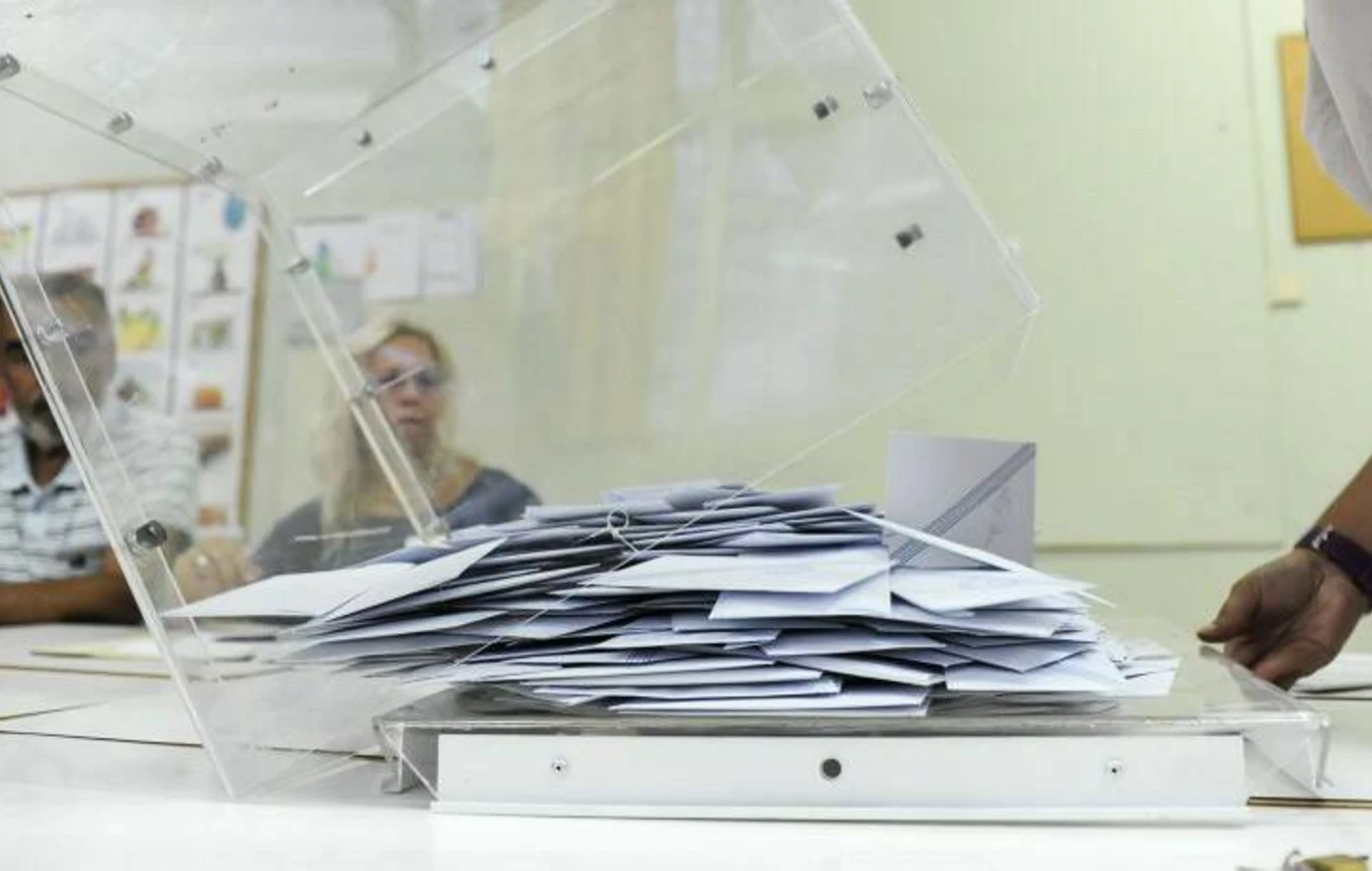 Δημοσκόπηση: Ανεβαίνει στο 31% η ΝΔ με διαφορά 15,1 μονάδων από την ΕΛ.Α.Σ του Αλέξη Τσίπρα – Πέφτουν τα μικρά κόμματα