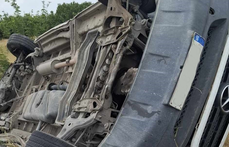 Βόλος: Μεθυσμένος οδηγός βγήκε από το παρμπρίζ μετά από σφοδρή σύγκρουση – Διαλύθηκε το αυτοκίνητο