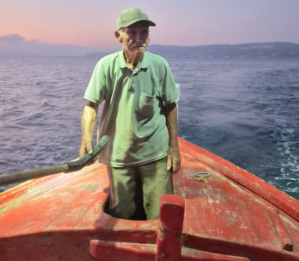 Στα 92 του χρόνια συνεχίζει να ψαρεύει επαγγελματικά – Αίτηση στα Guinness World Records για τον καπετάν Δημήτριο Πολυζωίδη