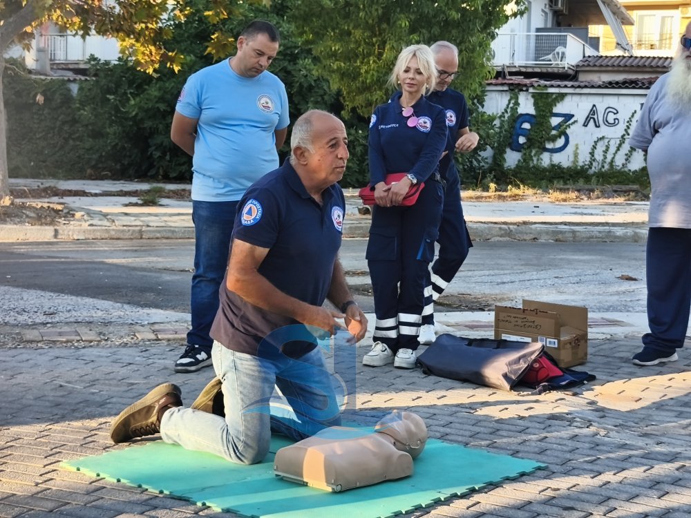 Με επιτυχία πραγματοποιήθηκε η εκπαίδευση στη χρήση απινιδωτή στις Αλυκές Βόλου (φωτο)