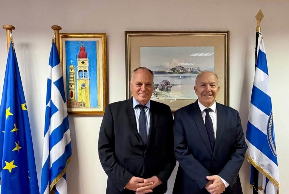 Συνάντηση Γκίκα - Αναγνώστου στο Υπουργείο Ναυτιλίας
