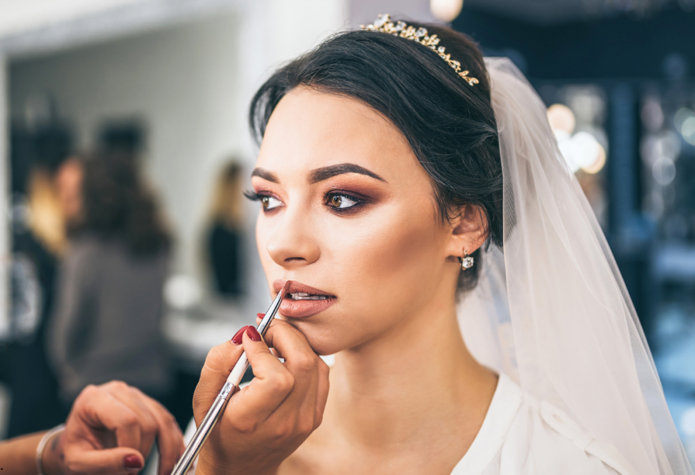Destination Wedding Beauty: Τα Μυστικά για Τέλειο Νυφικό Look σε Νησί