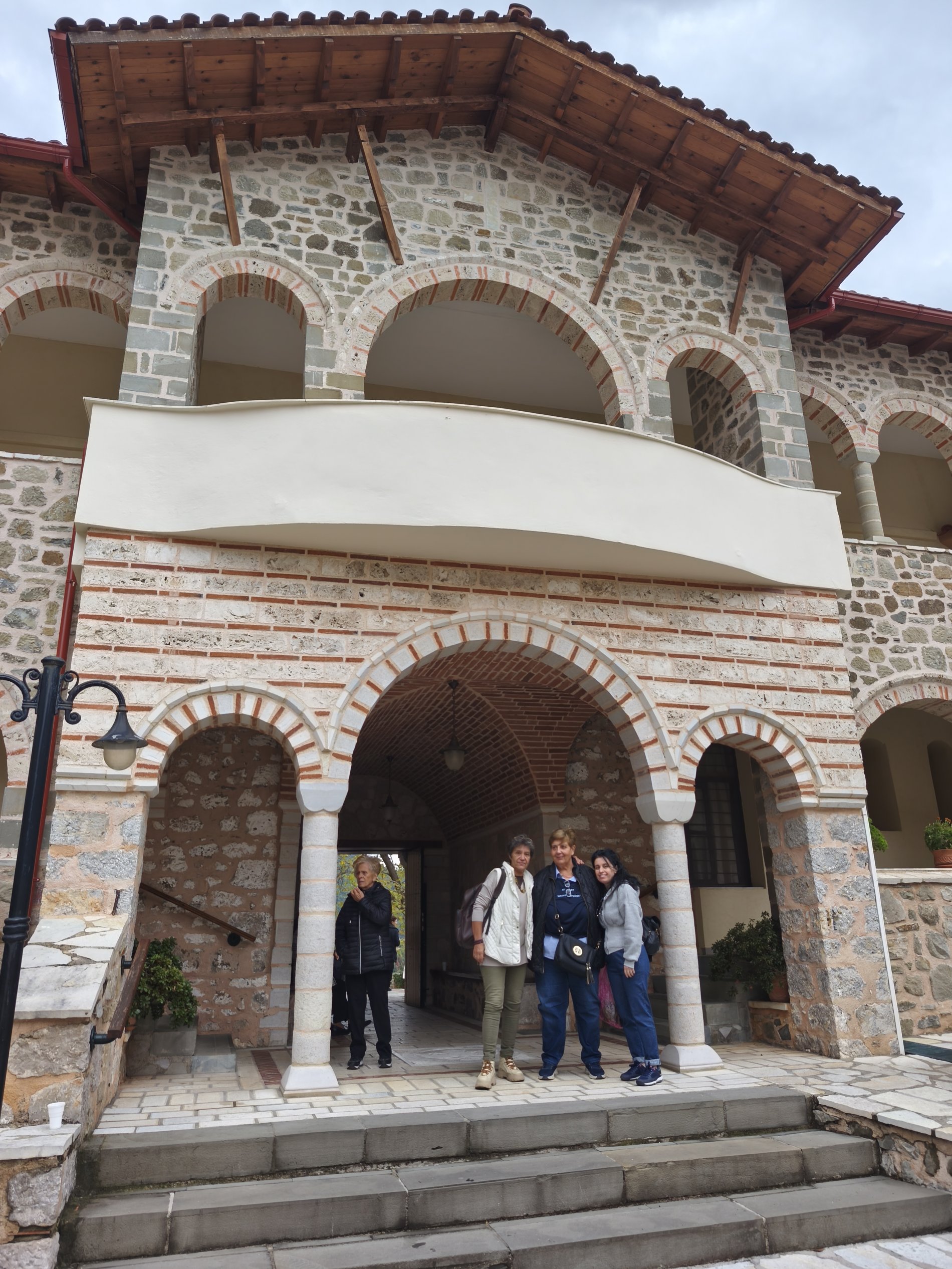 Ημερήσια εκδρομή στον Γοργοπόταμο για τα μέλη των ΚΑΠΗ του Δήμου Βόλου (ΦΩΤΟ)