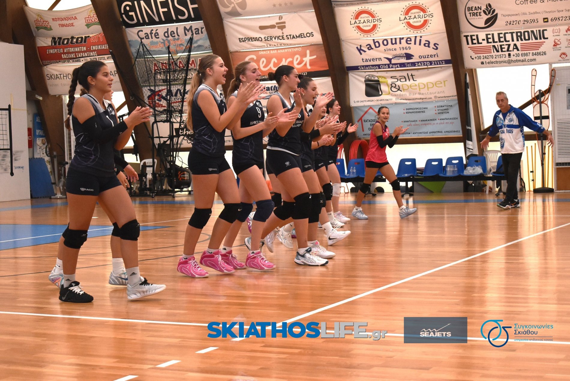 U18 VOLLEY ΝΕΑΝΙΔΩΝ : Mε το δεξί η πρεμιέρα για τον ΓΣ Σκιάθου (φωτο&video)