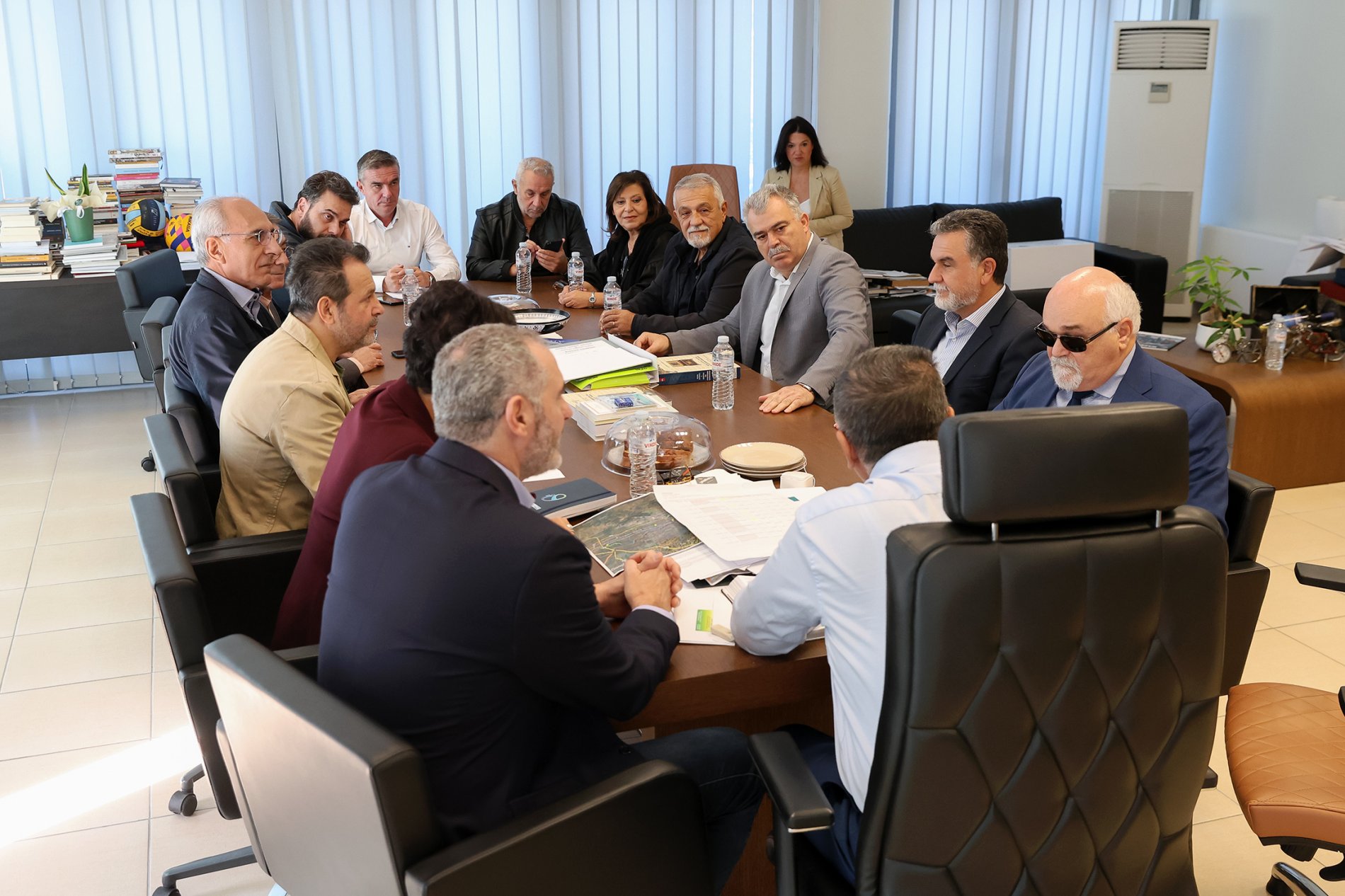Συνάντηση του Περιφερειάρχη Θεσσαλίας Δημήτρη Κουρέτα με κλιμάκιο του ΠΑΣΟΚ – Κινήματος Αλλαγής (φωτο)