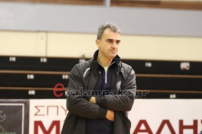 VOLLEY : Στο Κλειστό της Σκιάθου ο Ομοσπονδιακός προπονητής Ευθύμιος Γούλας κοντά στις αθλήτριες του Γ.Σ. Σκιάθου