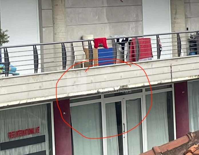 Βόλος: Σκηνές φαρ ουέστ μέρα-μεσημέρι – Πυροβόλησαν σε σπίτι, βγήκε με το όπλο στο μπαλκόνι ο ιδιοκτήτης