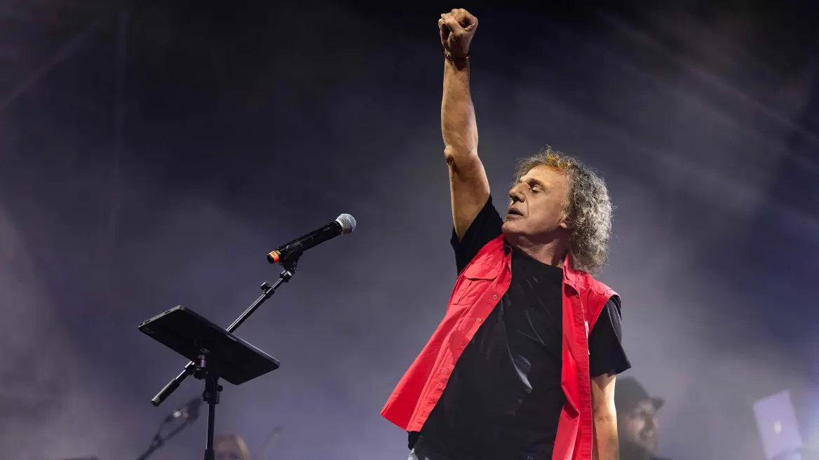 Βασίλης Παπακωνσταντίνου: Είμαι καλά και αναρρώνω στο σπίτι, χρειάζομαι λίγη ηρεμία αυτή την περίοδο