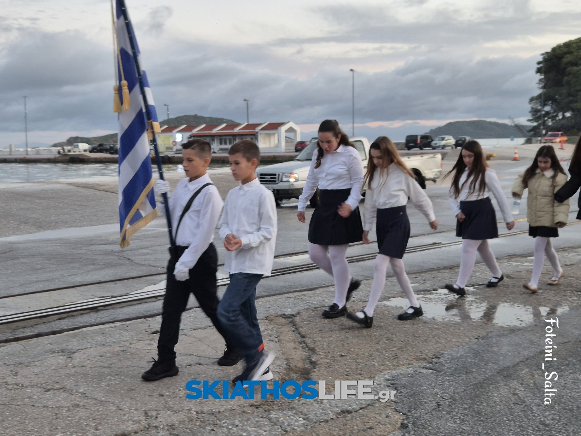 ΣΚΙΑΘΟΣ: Σε πανηγυρικό κλίμα ο εορτασμός της Εθνικής Επετείου του «ΟΧΙ» παρά την κακοκαιρία (video&photo)